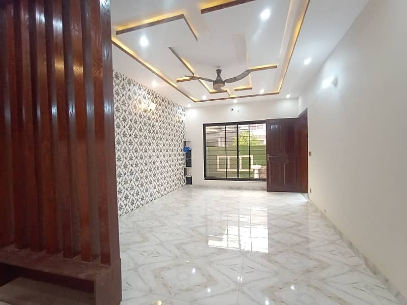 10 MARLA UPPER PORTION FOR RENT NEAR IN PARK VIEW CITY NEAR TO THOKER NIAZ BAIG 4