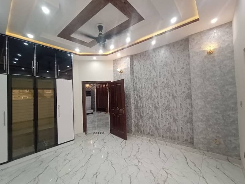 10 MARLA UPPER PORTION FOR RENT NEAR IN PARK VIEW CITY NEAR TO THOKER NIAZ BAIG 5