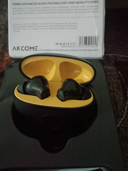 AKCOM wireless earbuds 2