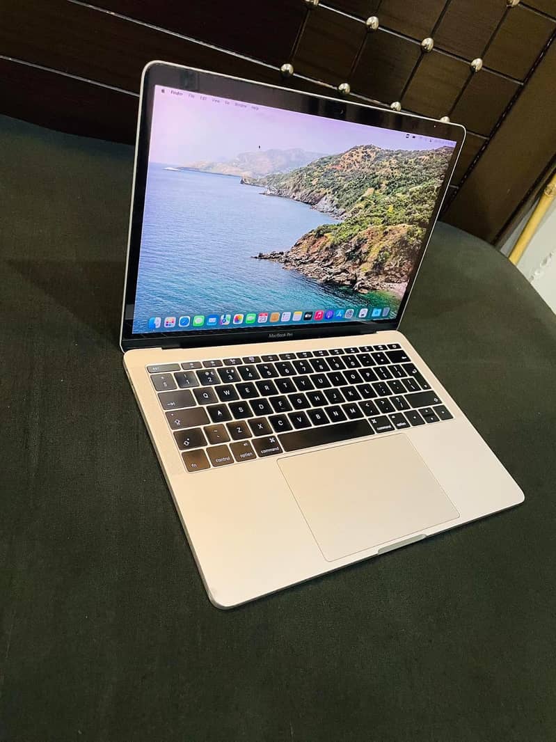 MacBook Pro 2017 16GB Ram 256GB SSD 13.3" Good Condition 1