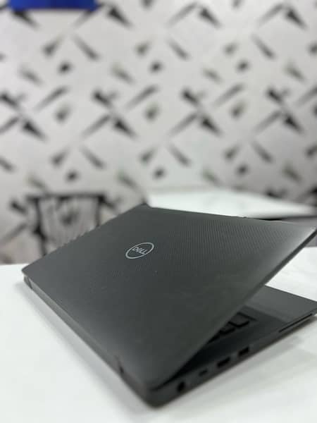 DELL LATITUDE 7400 4