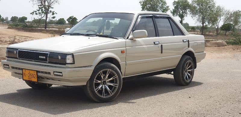 Nissan Sunny 1987 3