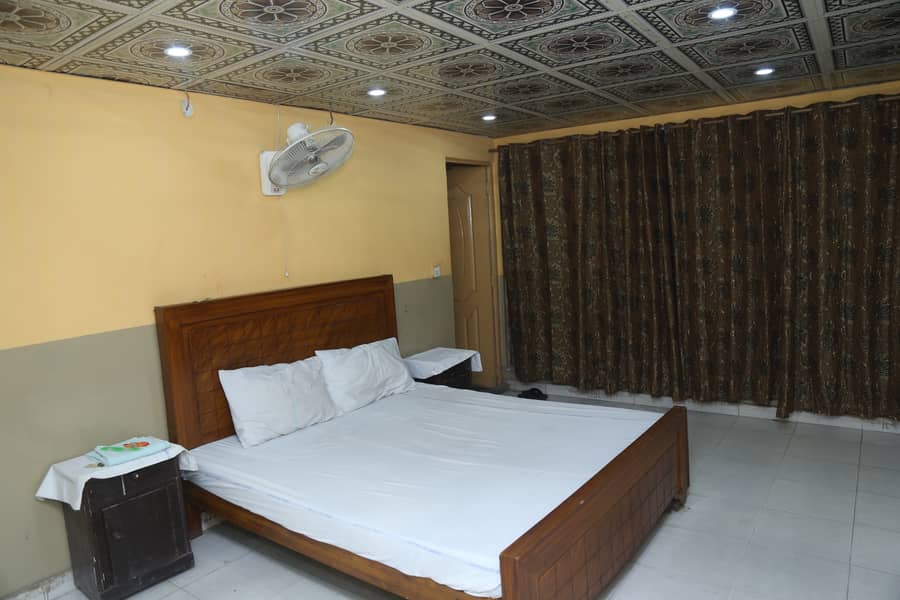 Ideal Rooms Available For Rent at Iqbal town 8