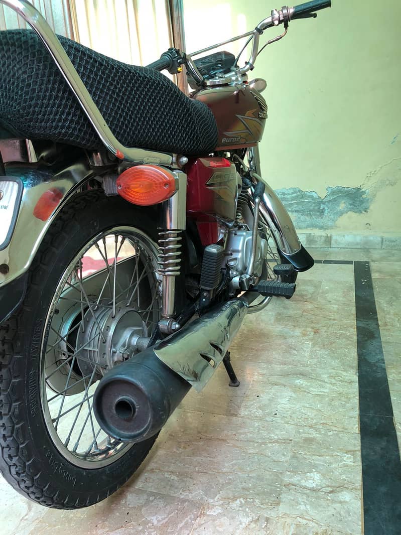 Honda 125 (lush condition) 3