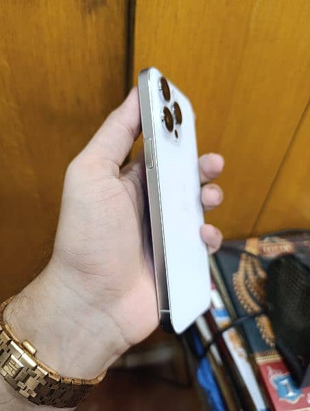 iPhone 14 pro max pta approved 4