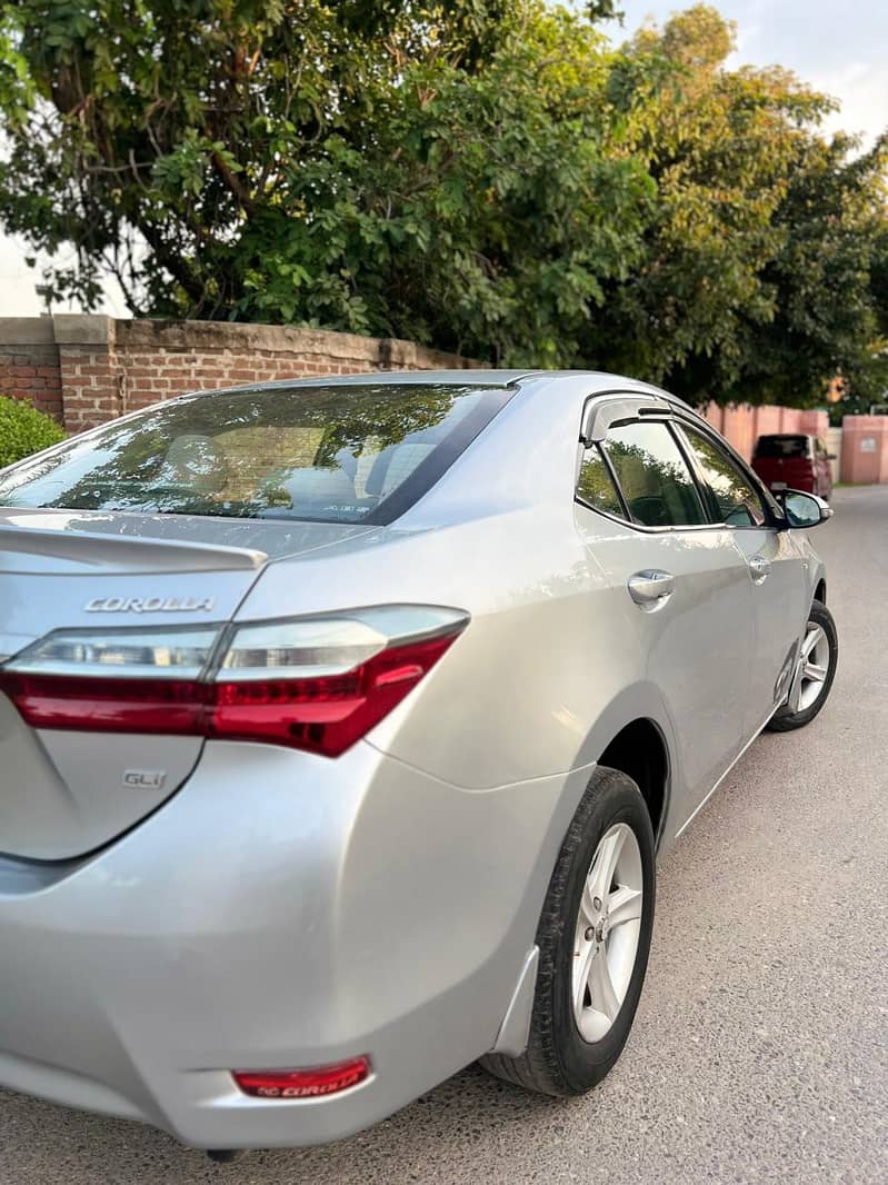 Toyota Corolla GLI 2016  Facelift  2019 8