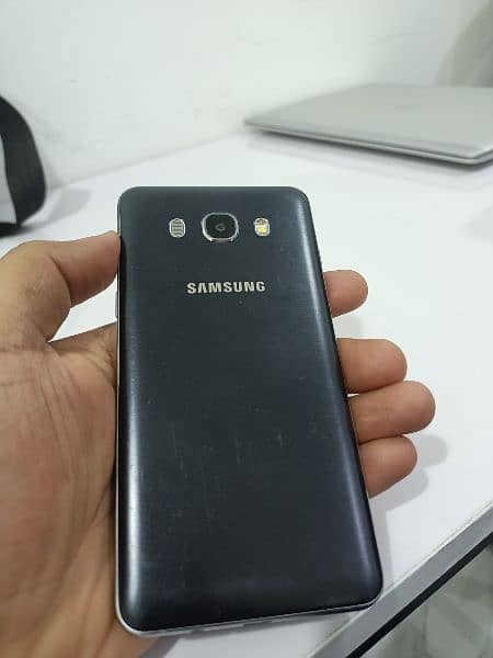 Urgent Sale Samsung Galaxy J7 (2016) 1