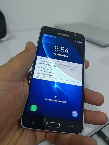 Urgent Sale Samsung Galaxy J7 (2016) 6