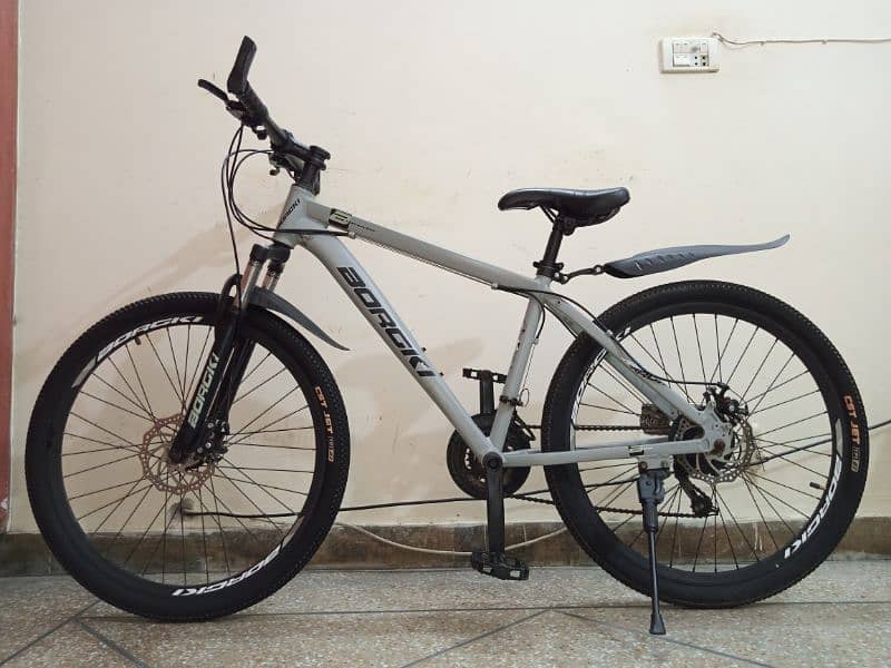 26 INCH IMPORTED GEAR CYCLE 1 MONTH USED URGENT SALE 03265153155 16