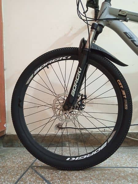 26 INCH IMPORTED GEAR CYCLE 1 MONTH USED URGENT SALE 03265153155 18