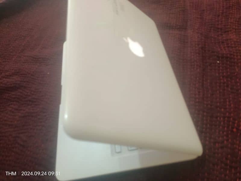 Macbook 13 inch. Mid-2010 3