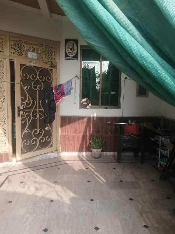 5 marla 2ble unit house for sale in Johar town near punjab collage 0