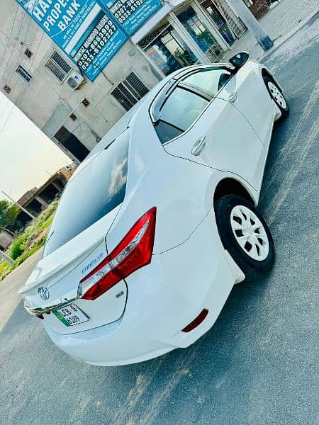 Toyota Corolla GLI 2016 ginian look like a good condition. 7