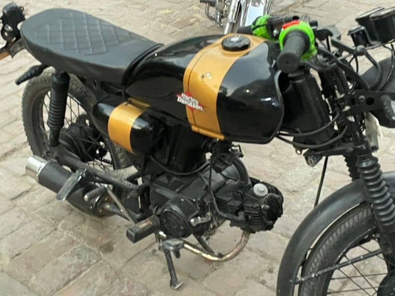 cafe racer Saman 4