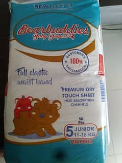 soft and dry diaper for playful experience 0