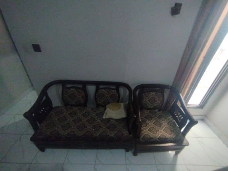 aslamoalikum sofa set 4 seater good condition for sale 1