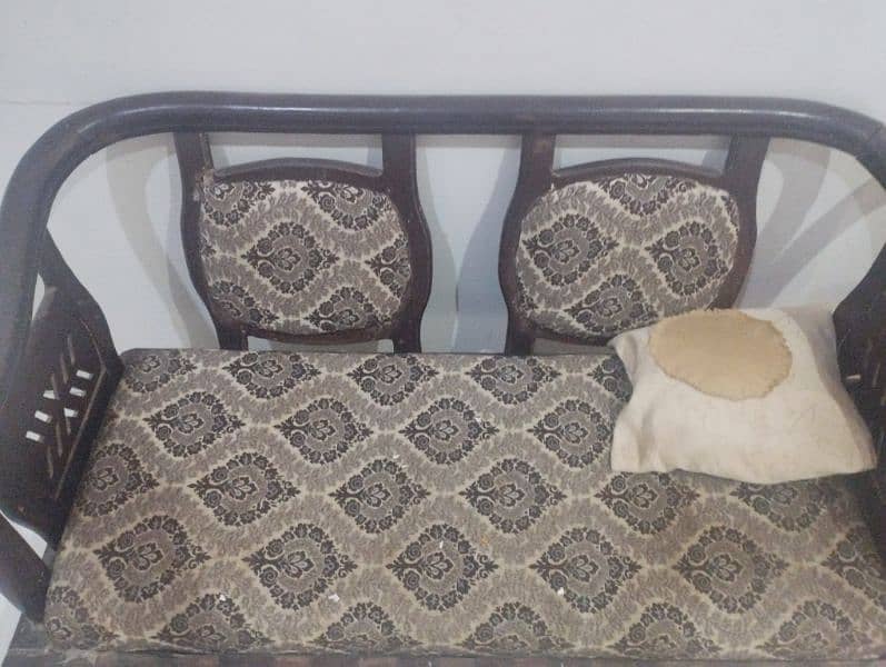 aslamoalikum sofa set 4 seater good condition for sale 2