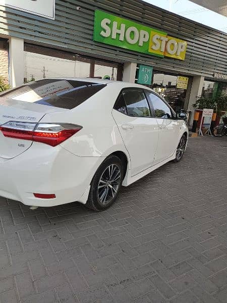 Toyota Corolla Altis 2018 11