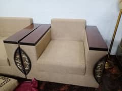 6 seater sofa set for urgent sale. (3+2+1) 0