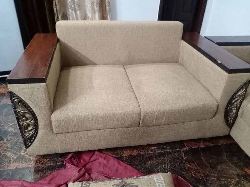 6 seater sofa set for urgent sale. (3+2+1) 3