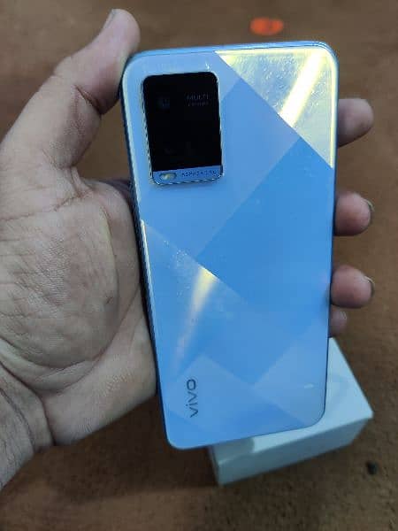 Vivo Y21 10