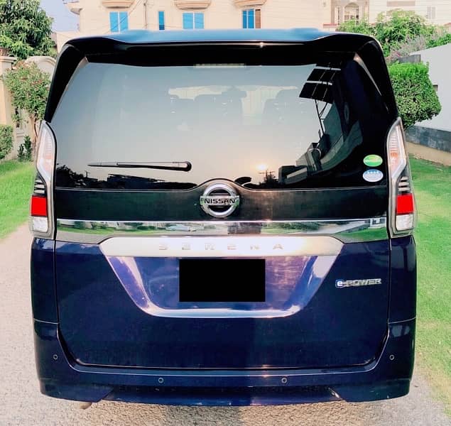 Nissan SERENA E-Power Hybrid (Full Electric) E-Pedal Drive 08 Seats 5