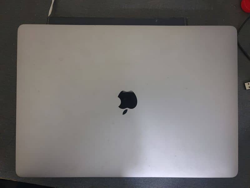 Apple MacBook Pro 2019 16 inch 1