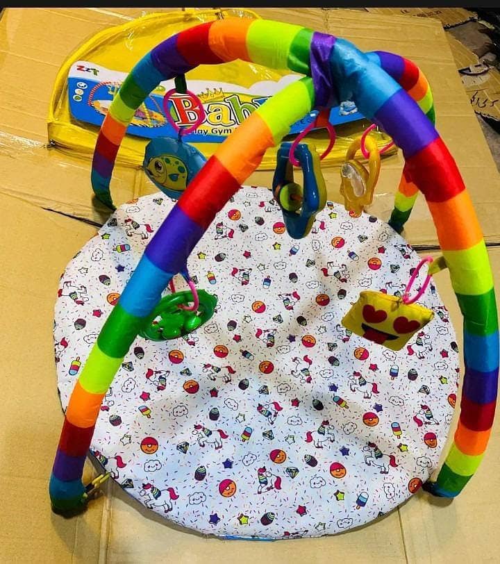 Baby Play Mat With Hanging Toys 0