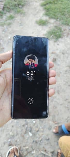 OnePlus 8 For Sale 8/128 with Charger 3