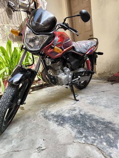 Honda CB125F 3