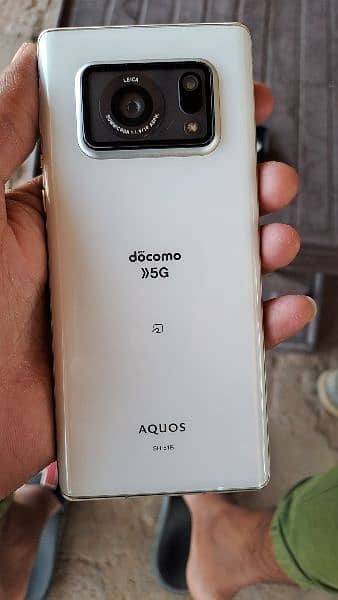 aslamalikum I had aquos R6 official pta 12gb ram 128 GB storage 2