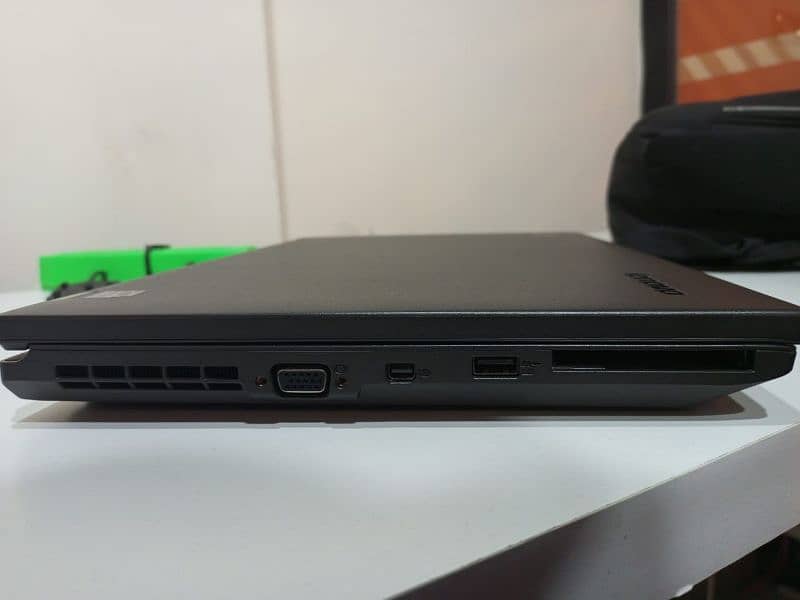 Lenovo ThinkPad i3-4th Generation 8GB RAM 256 SSD 9