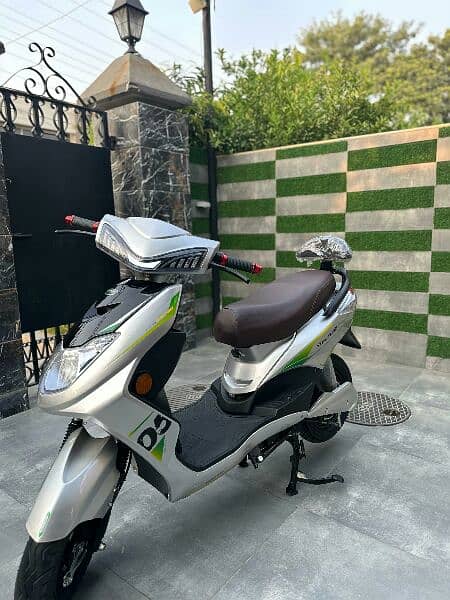 ELECTRIC SCOOTY 1