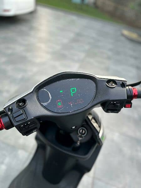 ELECTRIC SCOOTY 5