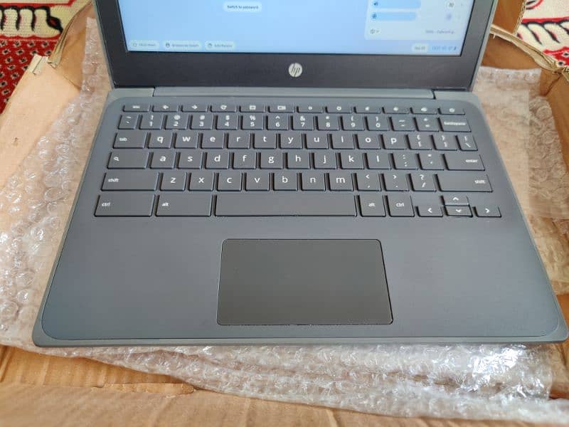 HP laptop 4/32storag condition 10/9 hai 2