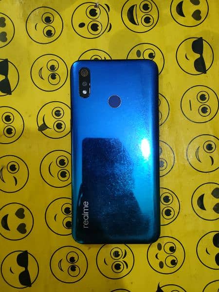 Realme 3  4gb/64gb with full box charger 3