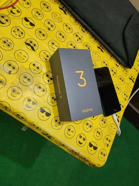 Realme 3  4gb/64gb with full box charger 5