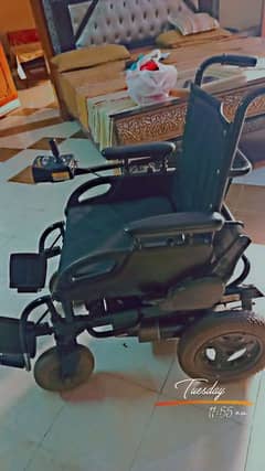 Electric wheelchair