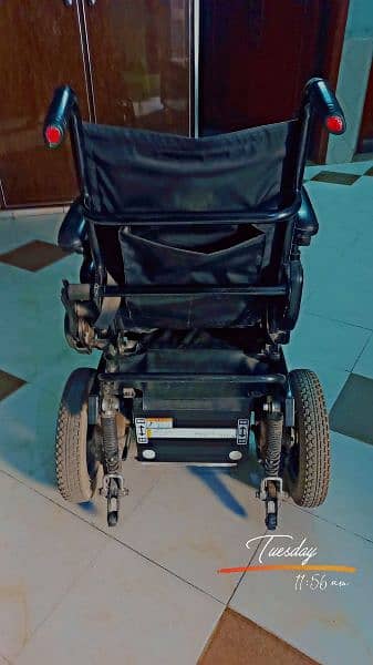 Electric wheelchair 4