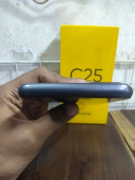 Realme C25 4Gb Ram 128Gb Rom 7