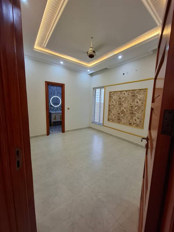 10 Marla House For Sale In Paragon City Lahore 7