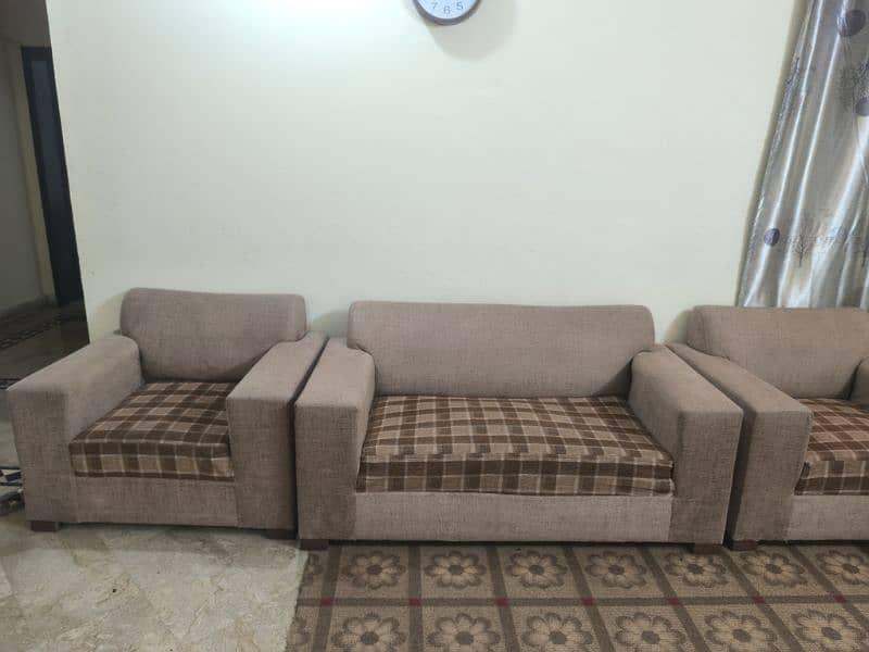 7 seater Sofa in very good condition 1