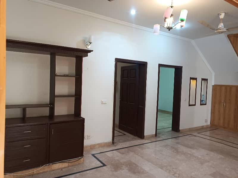 Neet and clean 3 bedroom upper portion for rent demand 85000 3