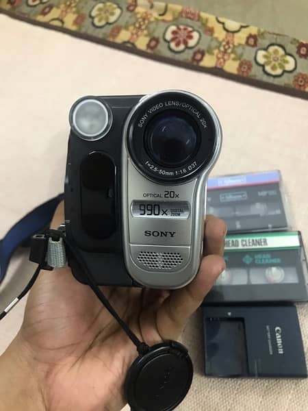 Sony HANDYCAM CCD-TRV438E Hi8 Nightshot Camcorder, brand new 4