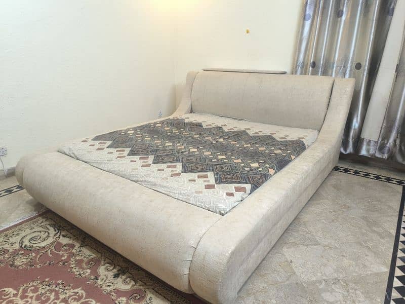 king+ size bed in very good condition - without mattress 0