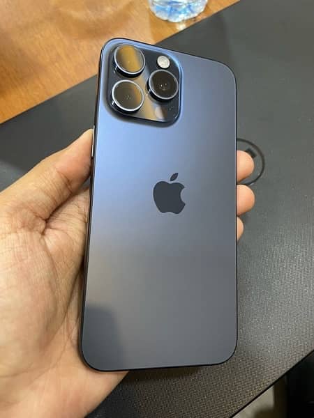 iPhone 15 Pro Max (512gb) 7