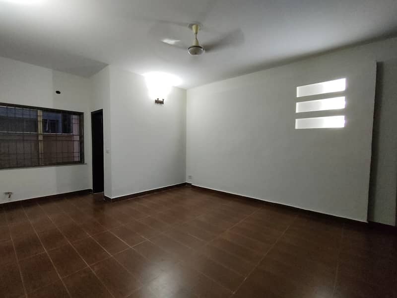 10 Marla 3 BED Corner House Available For Rent In Askari 11 Sec-B,Lahore 3