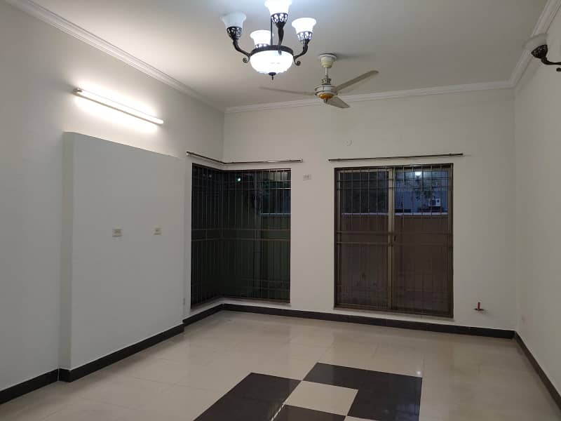 10 Marla 3 BED Corner House Available For Rent In Askari 11 Sec-B,Lahore 4