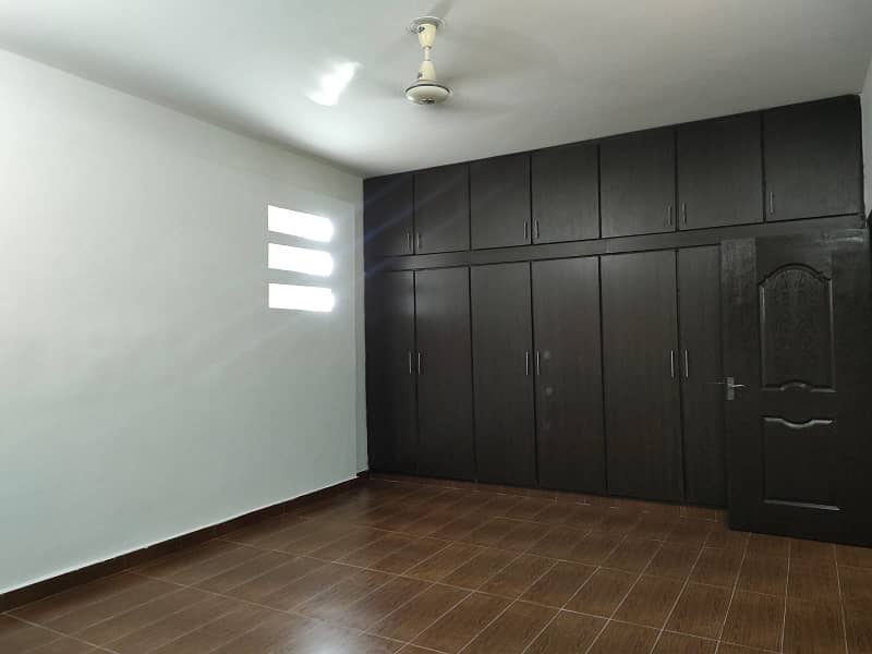 10 Marla 3 BED Corner House Available For Rent In Askari 11 Sec-B,Lahore 6