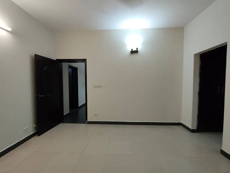 10 Marla 3 BED Corner House Available For Rent In Askari 11 Sec-B,Lahore 9